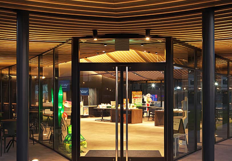 まるくアイズ（観光・交流施設）道の駅「うれしのまるく」