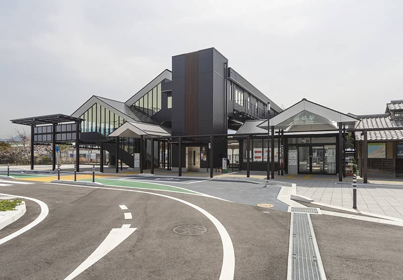 浜崎駅　駅舎・自由通路