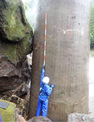河川氾濫による鉄道橋脚の変状調査