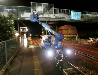 高所作業車での点検（鋼構造物）